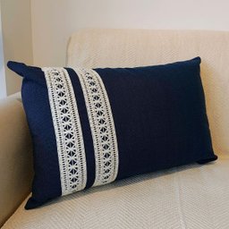 Capa de Almofada Atelier Renda Retangular Azul Marinho 50x30 - 2