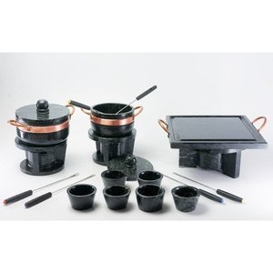 KIT FONDUE DE PEDRA SABAO CHAPA DE 20 CM + PANELAS DE 500 E 800 ML + 6 CUMBUCAS + 6 GARFINHOS Leônid
