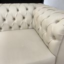 Ver imagem 3 de Sofá Chesterfield Capitonado em Courino Bege - 1 Lugar
