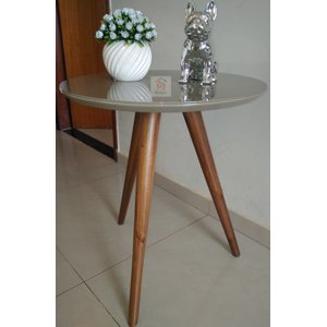 Mesa de Canto Tampo 50cm Mesinha de Canto Cor Fendi com Vidro Pé Palito Alt 50cm - Fendi