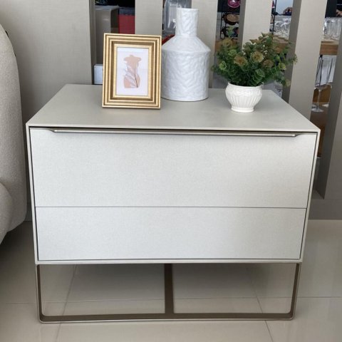 Mesa de Cabeceira Bella