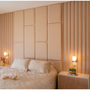 Ver imagem 1 de Cabeceira Autocolante Modelo Dominó Medindo 2,50 de Altura por 1,60 de Largura Suede Marfim