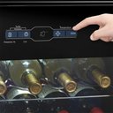Ver imagem 4 de Adega de Vinho Climatizada Midea 24 Garrafas Inverter Bivolt MDRW110FGGGL3