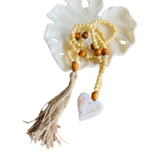 Colar Decorativo de Mesa com Coração Madeira Mara