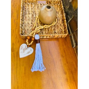Colar Decorativo de Mesa com Coração Madeira Mara