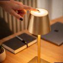 Ver imagem 6 de Luminária de Mesa Clássica Dourada Led Touch sem Fio Recarregável Dimerizável Usb com 3 Tons de Luz
