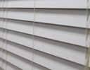Ver imagem 7 de Persiana Horizontal Pvc 50mm Branca 160 (L) X 140 (A) cm Cortina Tipo Madeira Luxo 1,60 x 1,40 m