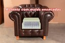 Ver imagem 4 de Poltrona Com Puff Capitonê Chesterfield Luís Xv - Couríssimo Café