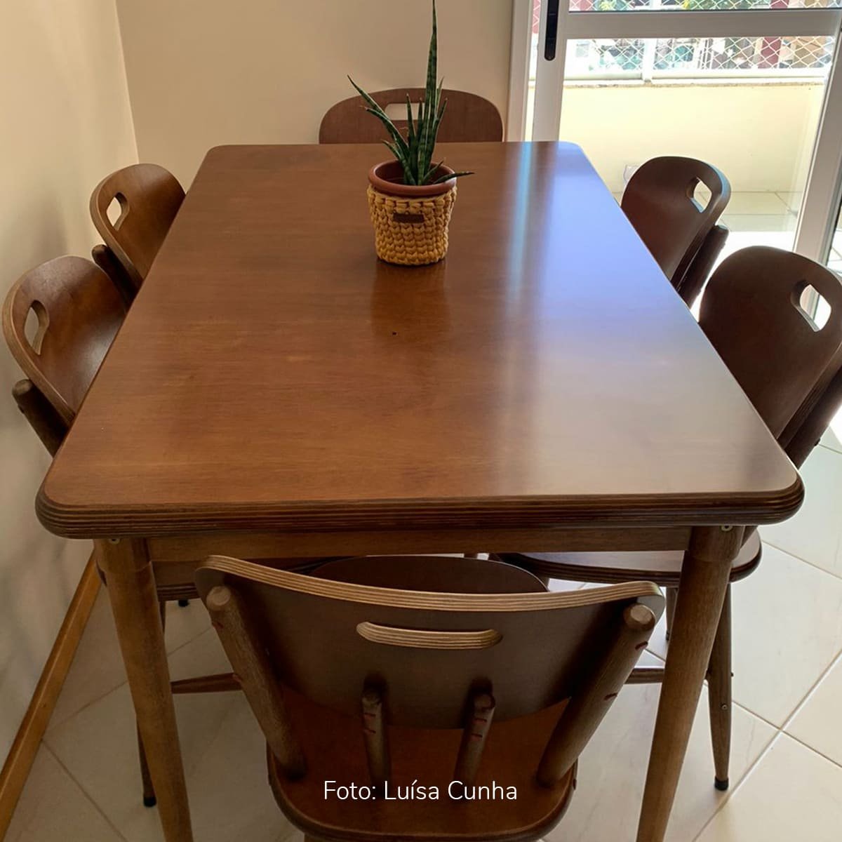 Mesa de Madeira Retangular com 4 Cadeiras para Apartamento Pequeno - 4