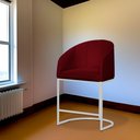 Ver imagem 2 de Poltrona Banqueta Veludo Mia Base Metal Branco - Estopar Poltrona Mia Base Branca Veludo Vermelho