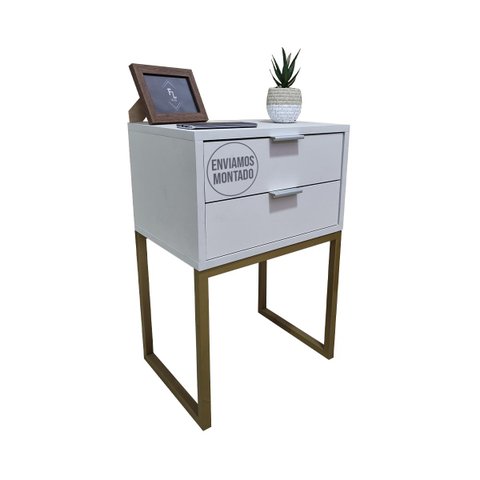 Mesa de Cabeceira Off White 40cm Eco Industrial 2 Gavetas Quarto Base Metal Dourada Puxador Prata