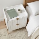 Ver imagem 5 de Mesa de Cabeceira Moriah Branco 45cm para Quarto MDF Estilo Industrial Pé de Ferro Dourado