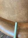 Ver imagem 6 de Banqueta Caribe Baixa Couro Caramelo Pés Dourado