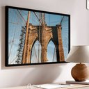 Ver imagem 1 de Quadro Decorativo Cidade Nova York Brooklyn Bridge - Linhas Convergentes em Moldura Caixa Tacolado M