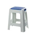 Ver imagem 1 de Banqueta Plástica Empilhável Resistente Branca C/ Azul