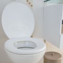 Ver mais imagens de Assento Tampa Vaso Sanitário Oval Almofadado + Escova Sanitária com Suporte Base Redonda