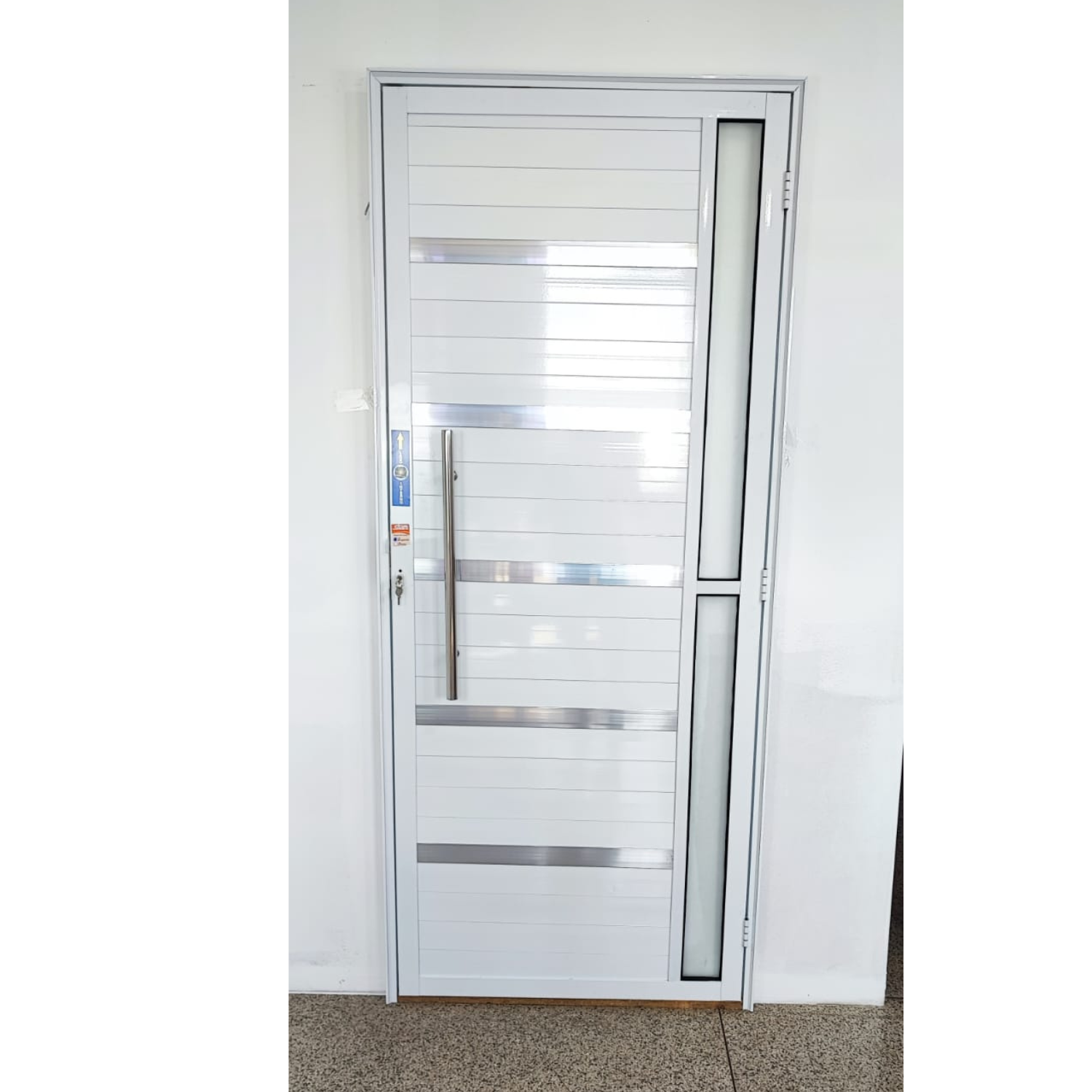 Porta de Alumínio Frisada Com Visor Lado Esquerdo 210x80cm Branco W2M Magazine - 3