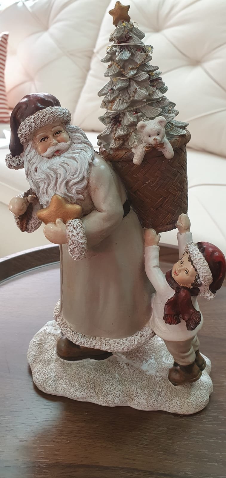 Papai Noel e Criança com Árvore - Luzes Led - 4