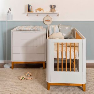 Kit Quarto Infantil Boom com Pés Square Mel - Berço Slim + Cômoda 4 Gavetas - Branco Abra Cadabra
