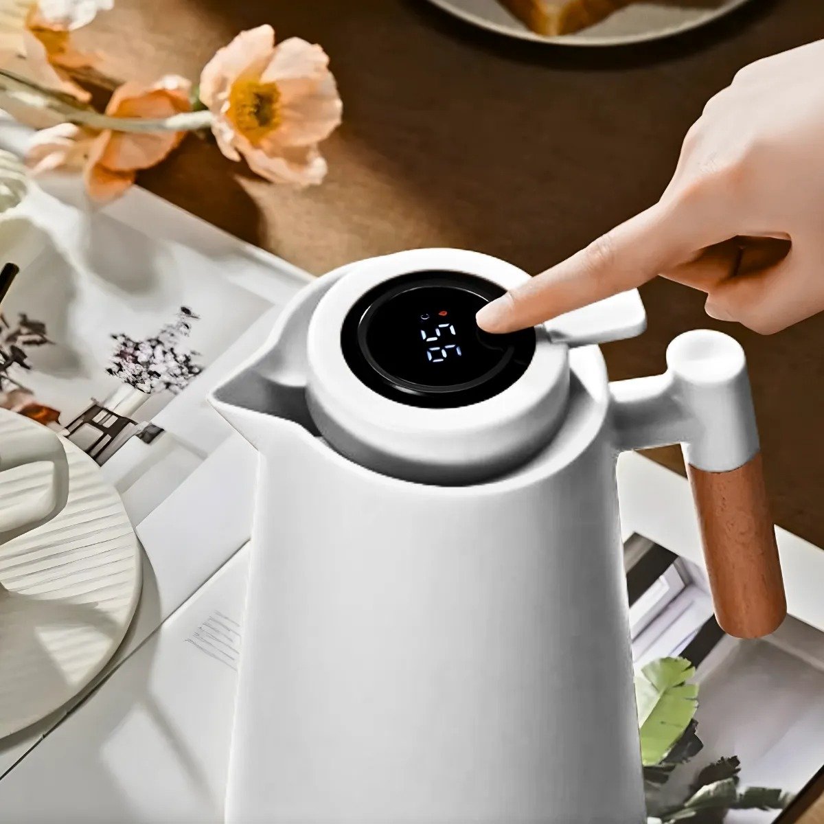 Garrafa Térmica com Termômetro 1l Cabo para Madeira Chá Café Cor:branco - 2