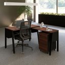 Ver mais imagens de Escrivaninha em L 150cm x 150cm Pés Cavalete com Tampo Chanfrado e Gaveteiro Móvel com 3 Gavetas