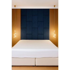 Cabeceira 2,40x1,60 Dominó com Placas Estofadas Autocolantes:suede Azul Escuro