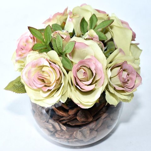 Arranjo de Rosas Artificiais Verdes Rosadas em Vaso de Vidro