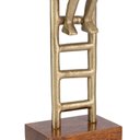 Ver imagem 2 de Escultura Decorativa Pessoa em Madeira e Metal Dourado 33cm 22211 Mart