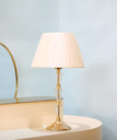 Ver imagem 1 de Abajur de Mesa Cirena Dourada com Cúpula Branca para Salas, Quartos e Cabeceira de Cama