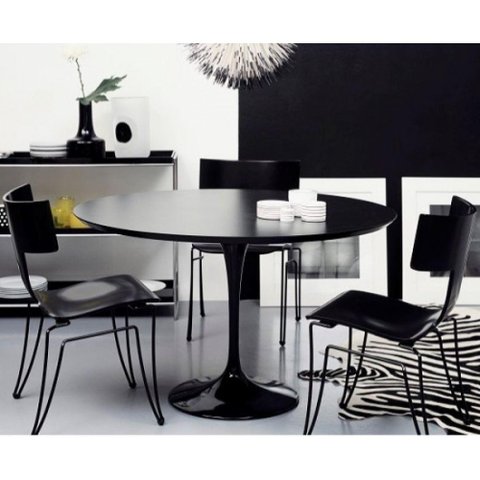 Mesa de Jantar Tulipa Saarinen Redonda 140cm Laqueada Preto