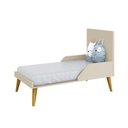 Ver imagem 5 de Dormitório Infantil Theo 3 Portas, Cômoda 6 Gavetas, Berço, Mesa de Canto Areia Fosco com Pés