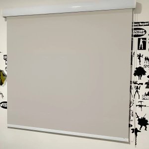 Persiana Cortina Rolo Blackout Bege com Bandô 1,40m X 1,40m - Sala Escritório Quarto - Blecaute