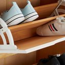 Ver imagem 2 de Sapateira em Madeira Maciça 3 Portas 18 Pares Basil Mel Branco Idimex