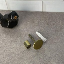 Cabide Gancho Pino de Metal 1,5cm Dourado Fixador de Espelhos Parede Duler - 2