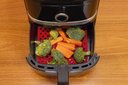 Ver imagem 4 de Forro de Silicone Quadrado para Airfryer 18cm Mor