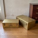 Ver imagem 5 de Jogo de 2 Baús Decorativos de Metal Dourado Envelhecido 67 cm e 56 cm