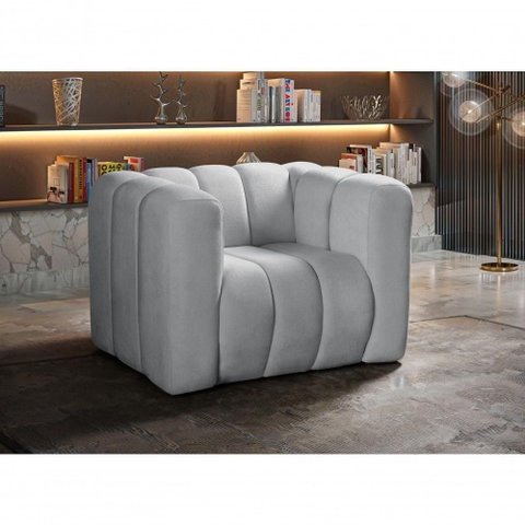 Poltrona Mona Bouclê Cinza 520 Encosto Alto Espuma D28 Bella Decor