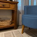 Ver imagem 2 de Cadeira para Sala de Espera Recepção Clinica Tecido Veludo Pés de Madeira Natural