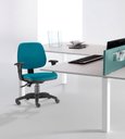Ver imagem 2 de Cadeira Job com Bracos Semi Curvados Assento Crepe Azul Base Nylon Arcada - 54627