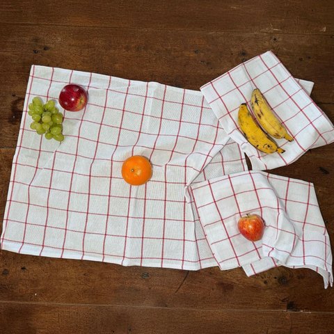 Pano de Copa Filomena Off White com Xadrez Vermelho - Algodão, 50x70cm