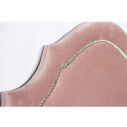 Cabeceira Casal Curva Luxo Estofada 140x60 - Suede Rose - Tachas Cromadas - 2