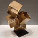 Ver imagem 2 de Escultura Decorativa de Metal Dourado 31x19x19cm Estátua Enfeite Sala Estante