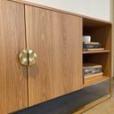 Ver mais imagens de Balcão Buffet Orgânico 135cm 2 Portas Pé Metal Luna Móvel na Caixa