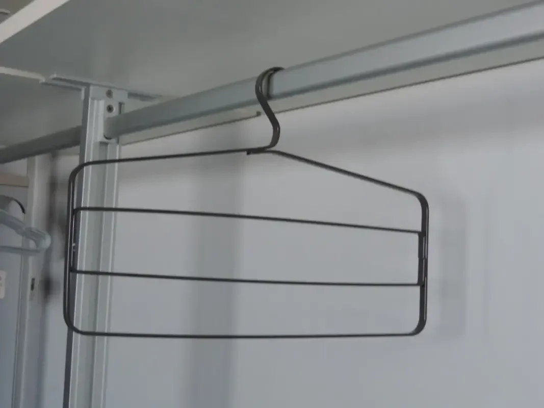 1 Cabides De Metal Triplo Cabide P./ Eletrostática Armário - 2