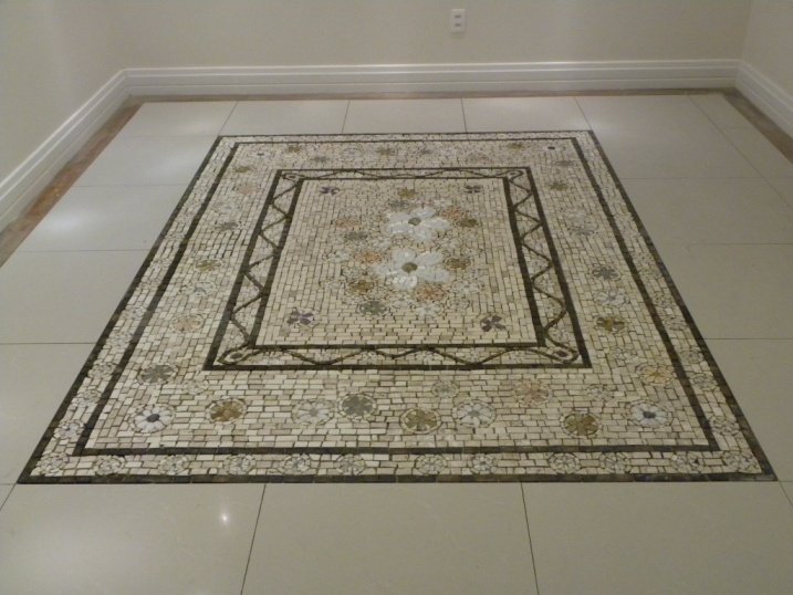 Piso em Mosaico Floral Personallizado para o Hall 120x180cm - 1