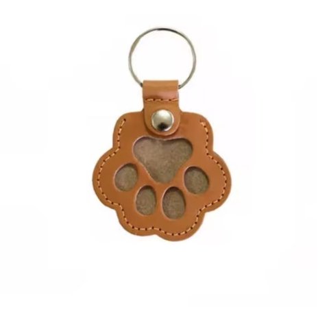 Chaveiro Patinha Pet Porta Pelos Cães e Gatos Lembrança Marrom-claro