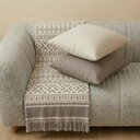 Ver imagem 2 de Kit Manta e Almofadas Decorativas para Sofá Imperial Caramelo - Nexta Casa