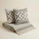 Ver imagem 4 de Kit Manta e Almofadas Decorativas para Sofá Imperial Caramelo - Nexta Casa