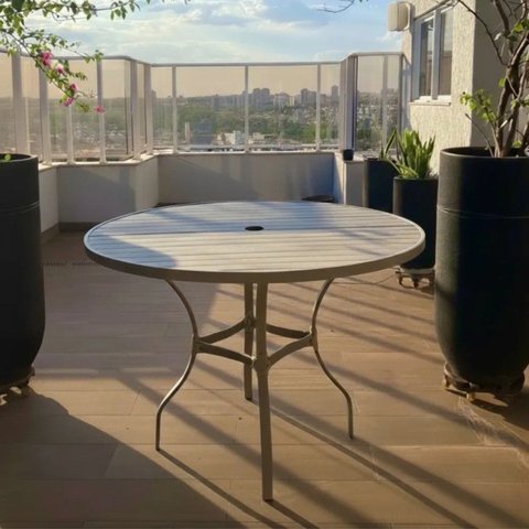 Mesa para Jardim com Tampo Ripado em Alumínio Bege/Fendi