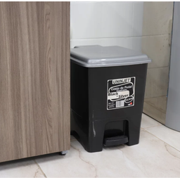 Lixeira C/ Pedal Basculante Quadrado 14l Preta Tampa Prata:preto - 3